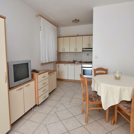 Milka Appartements Stara Novalja Ngoại thất bức ảnh
