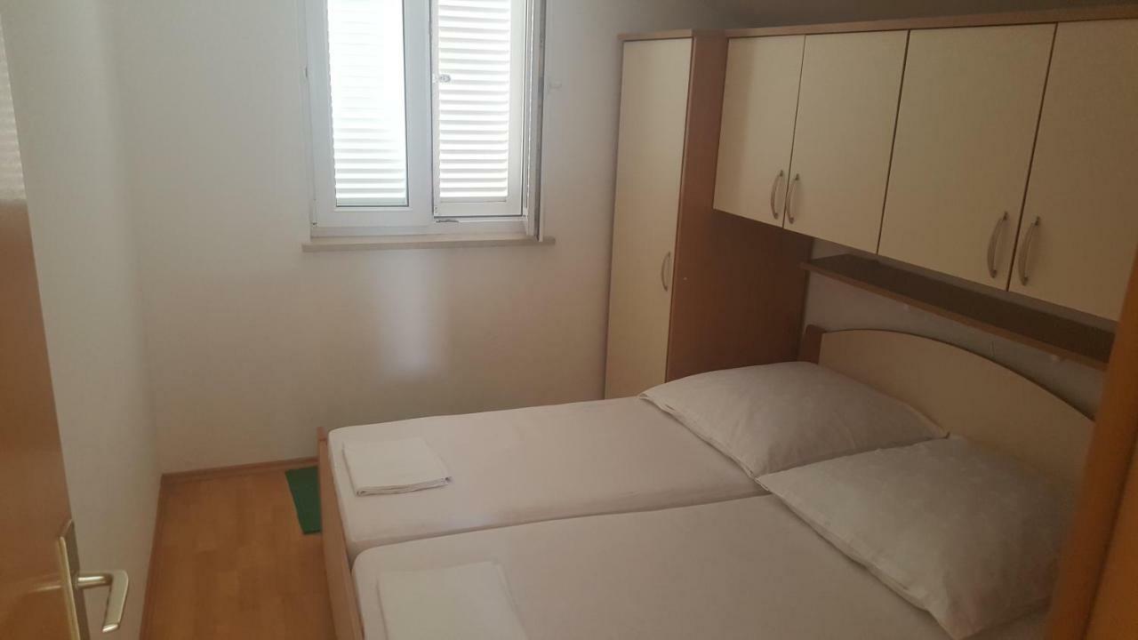 Milka Appartements Stara Novalja Ngoại thất bức ảnh