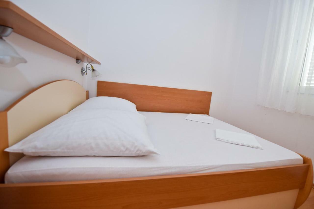Milka Appartements Stara Novalja Ngoại thất bức ảnh