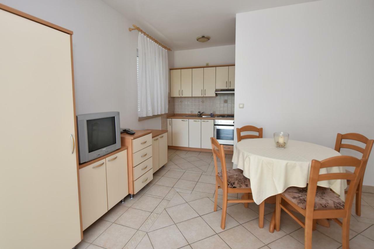 Milka Appartements Stara Novalja Ngoại thất bức ảnh