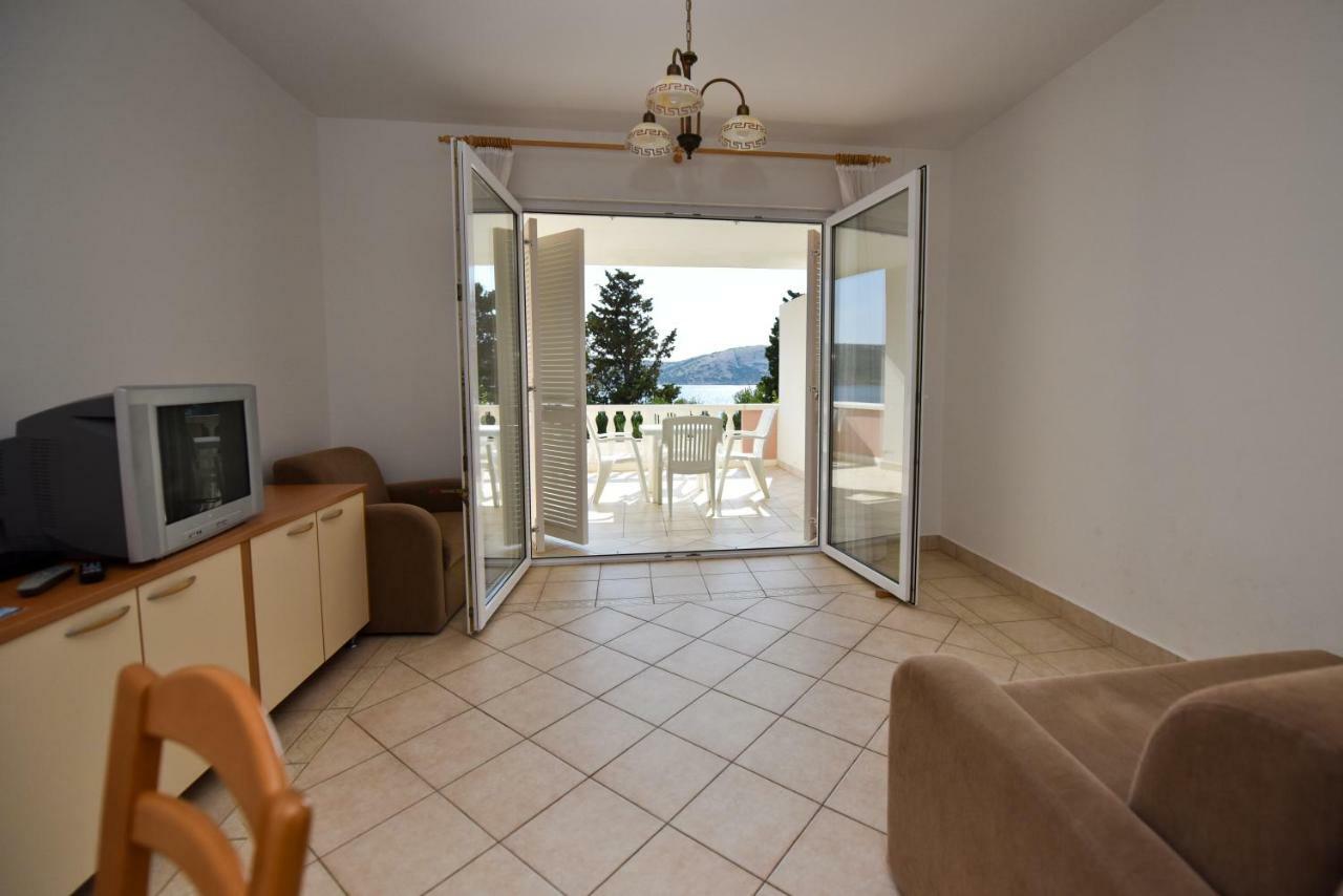 Milka Appartements Stara Novalja Ngoại thất bức ảnh