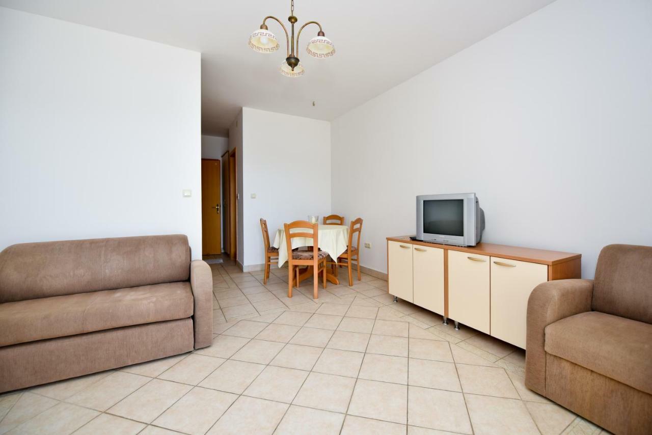 Milka Appartements Stara Novalja Ngoại thất bức ảnh