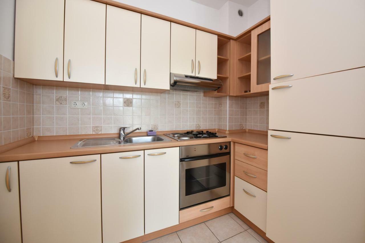 Milka Appartements Stara Novalja Ngoại thất bức ảnh
