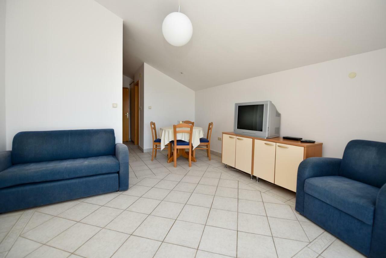 Milka Appartements Stara Novalja Ngoại thất bức ảnh
