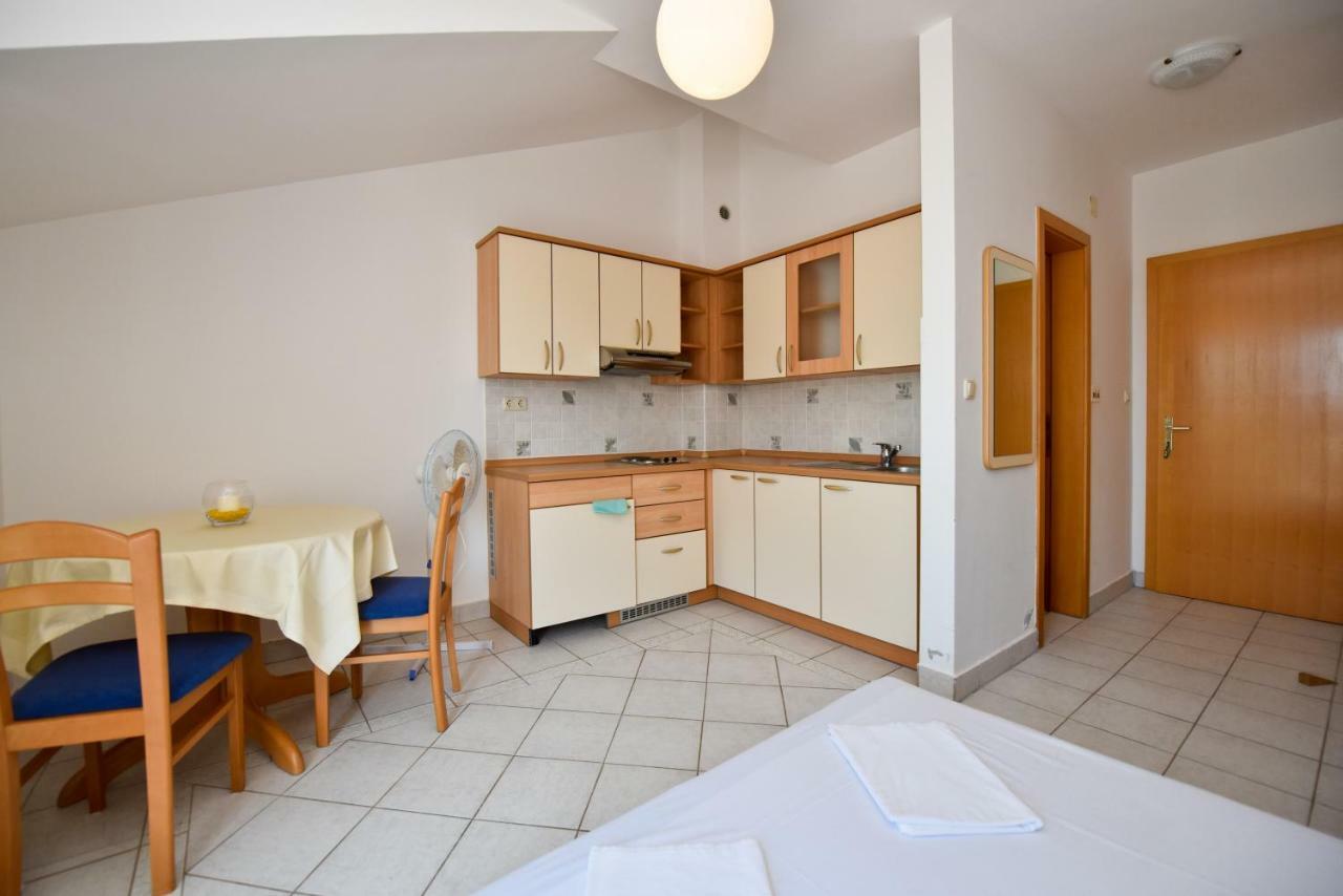 Milka Appartements Stara Novalja Ngoại thất bức ảnh